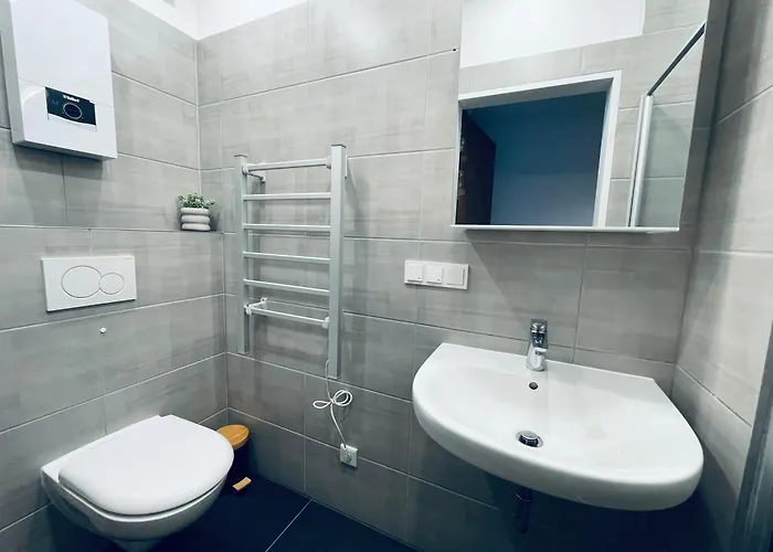 Huebsche Und Gemuetliche Mit 2 Zimmern Διαμέρισμα